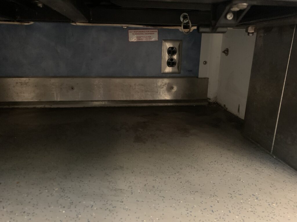 Outlet under Double Decker seat